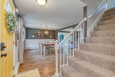 22 Justin Circle Londonderry NH 03053