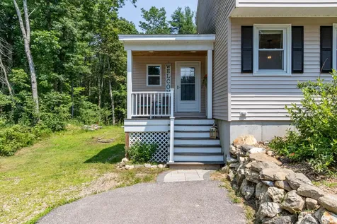 22 Justin Circle Londonderry NH 03053