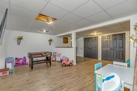 22 Justin Circle Londonderry NH 03053