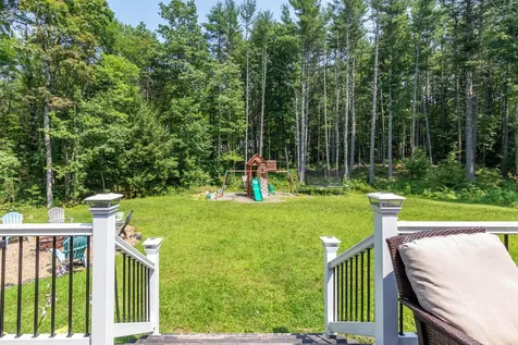 22 Justin Circle Londonderry NH 03053