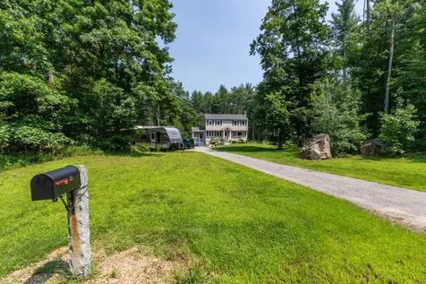 22 Justin Circle Londonderry NH 03053