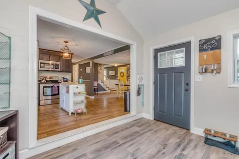 22 Justin Circle Londonderry NH 03053