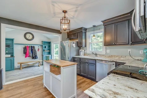 22 Justin Circle Londonderry NH 03053