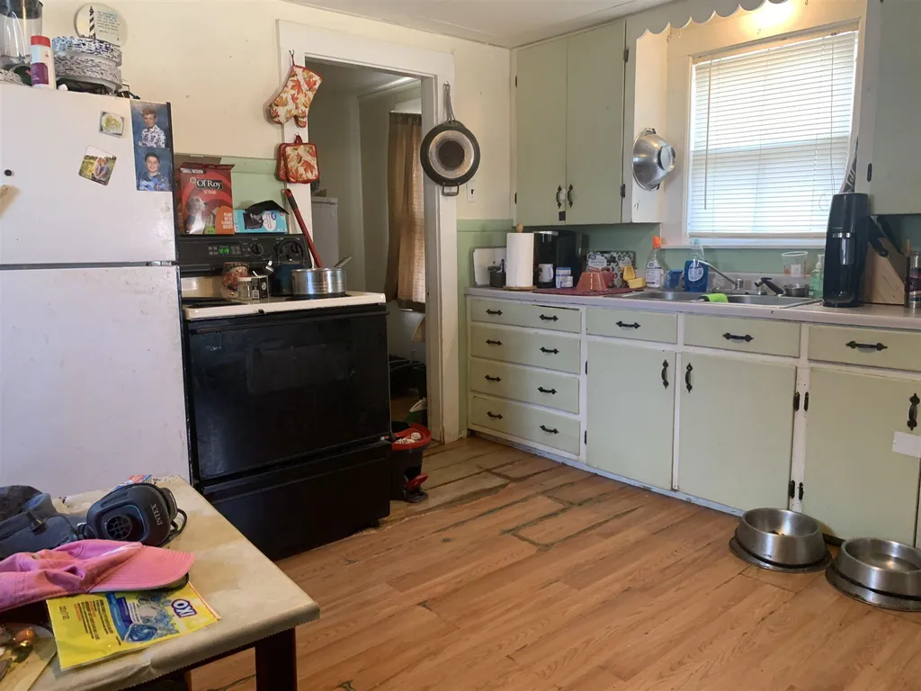 28 Chestnut Street Rochester NH 03867