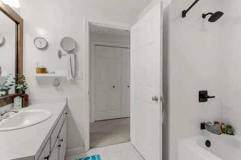 132 Farley Road Hollis NH 03049