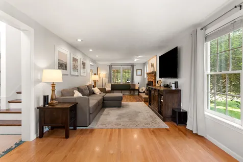 132 Farley Road Hollis NH 03049