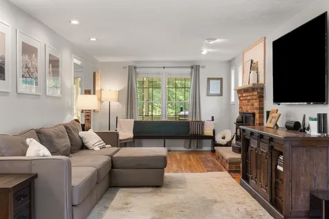 132 Farley Road Hollis NH 03049