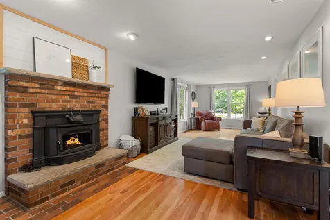 132 Farley Road Hollis NH 03049
