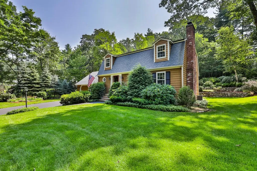 10 Sharon Road Windham NH 03087