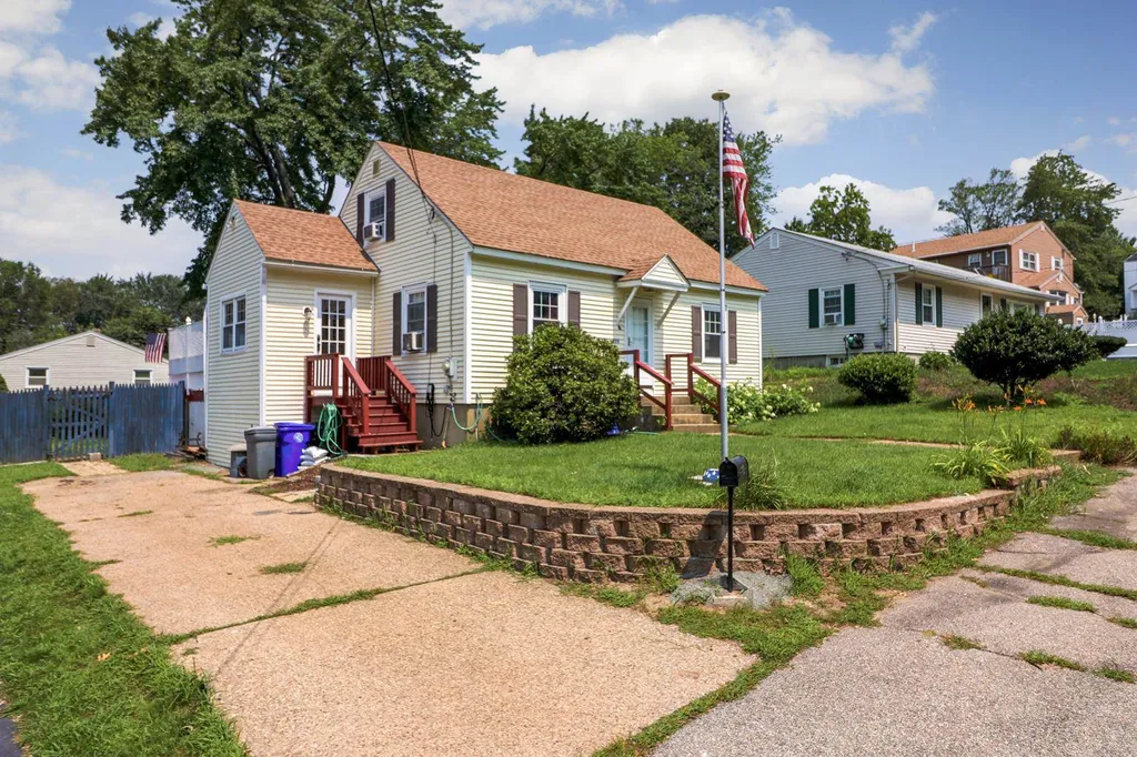 222 Holly Avenue Manchester NH 03103