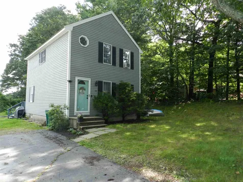 23 Ledgeview Drive Rochester NH 03839