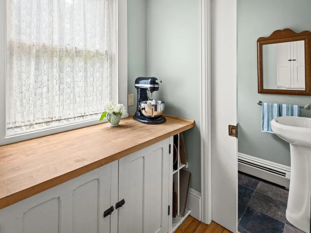 35 Kingsland Terrace Burlington VT 05401