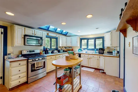 1171 Province Lake Road Effingham NH 03882