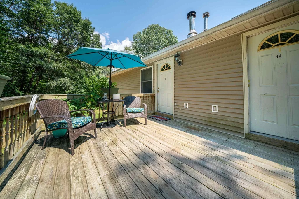 4 Stratton Lane Raymond NH 03077