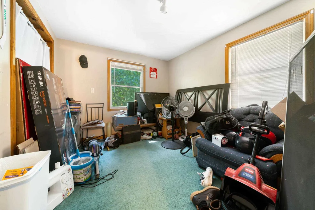 4 Stratton Lane Raymond NH 03077
