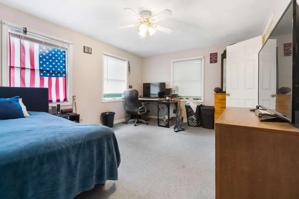 4 Stratton Lane Raymond NH 03077