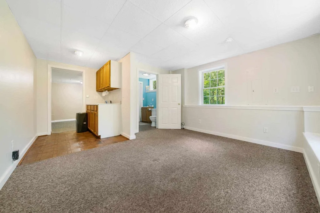 4 Stratton Lane Raymond NH 03077