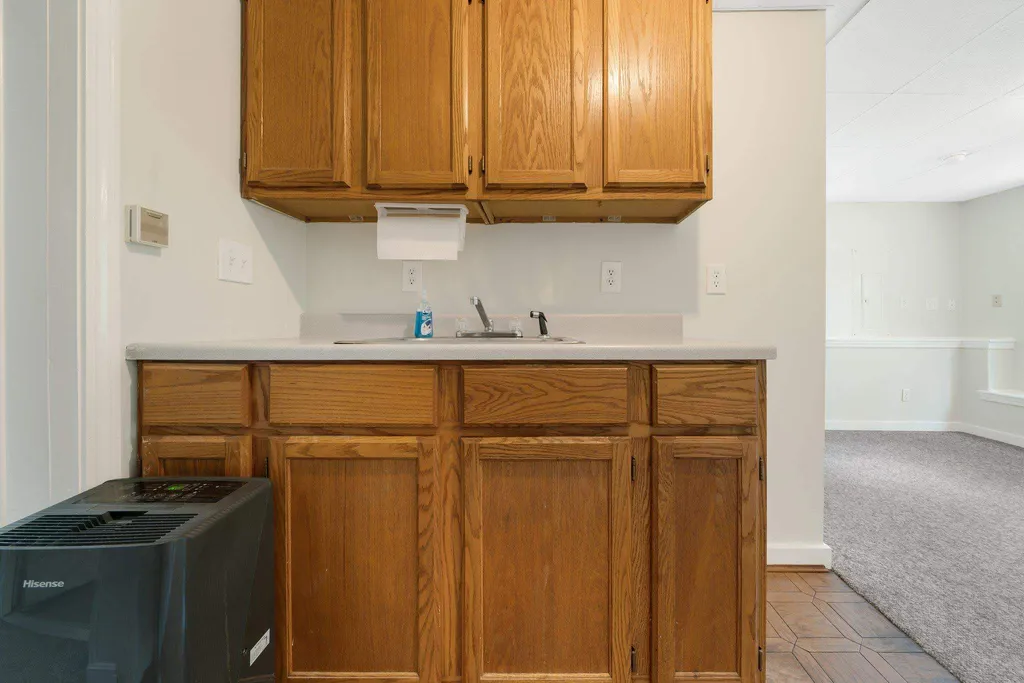 4 Stratton Lane Raymond NH 03077