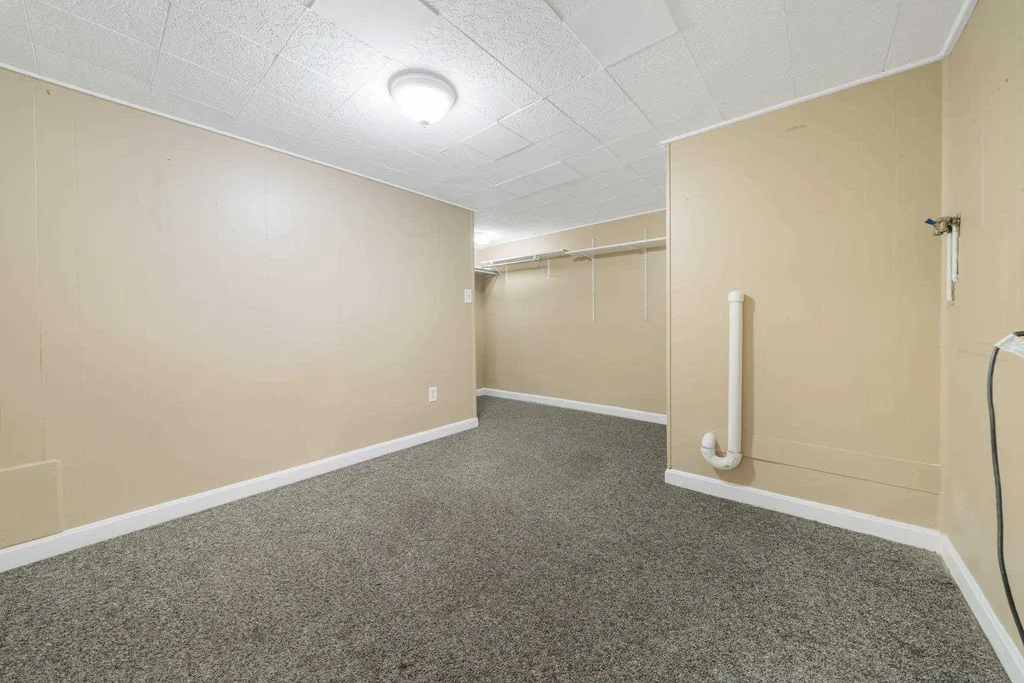 4 Stratton Lane Raymond NH 03077