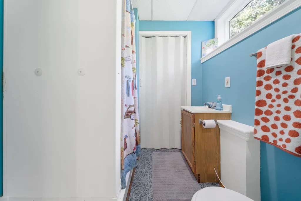 4 Stratton Lane Raymond NH 03077