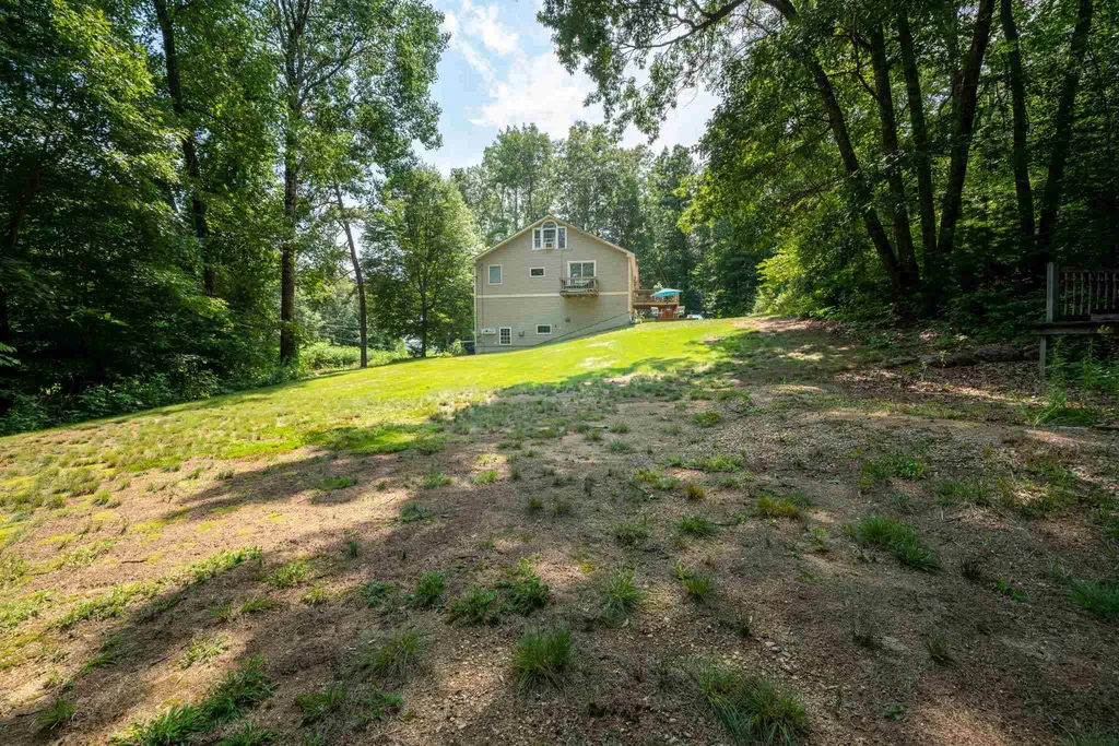 4 Stratton Lane Raymond NH 03077