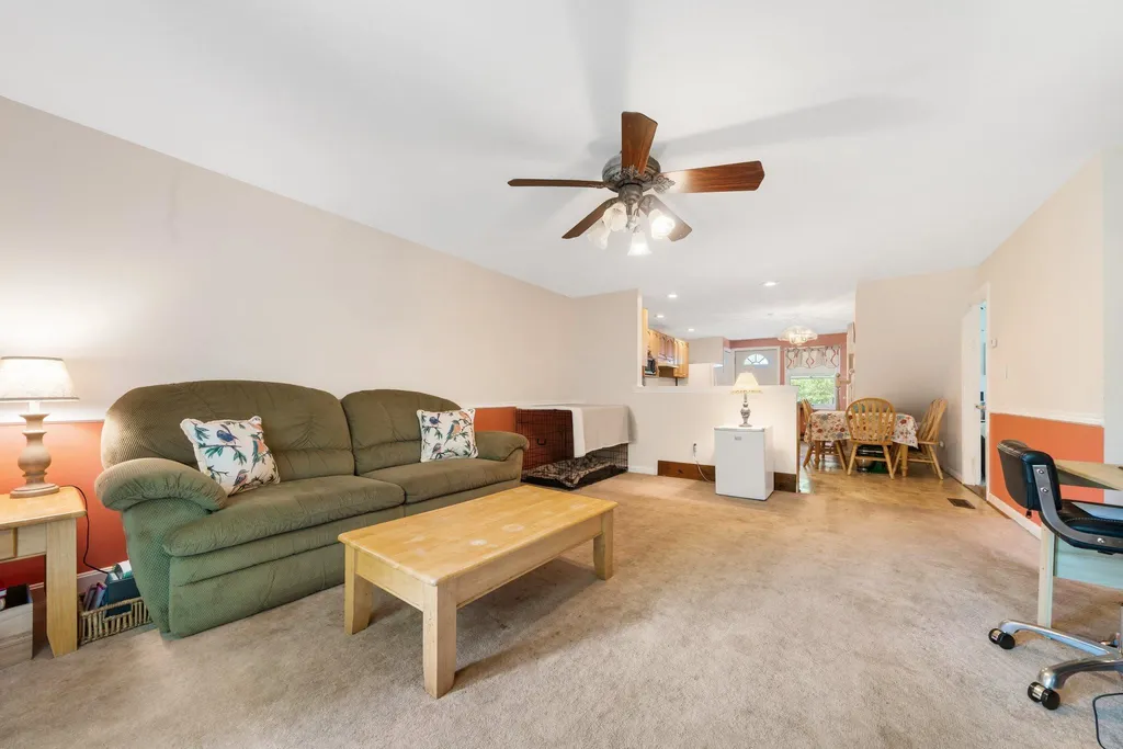 4 Stratton Lane Raymond NH 03077