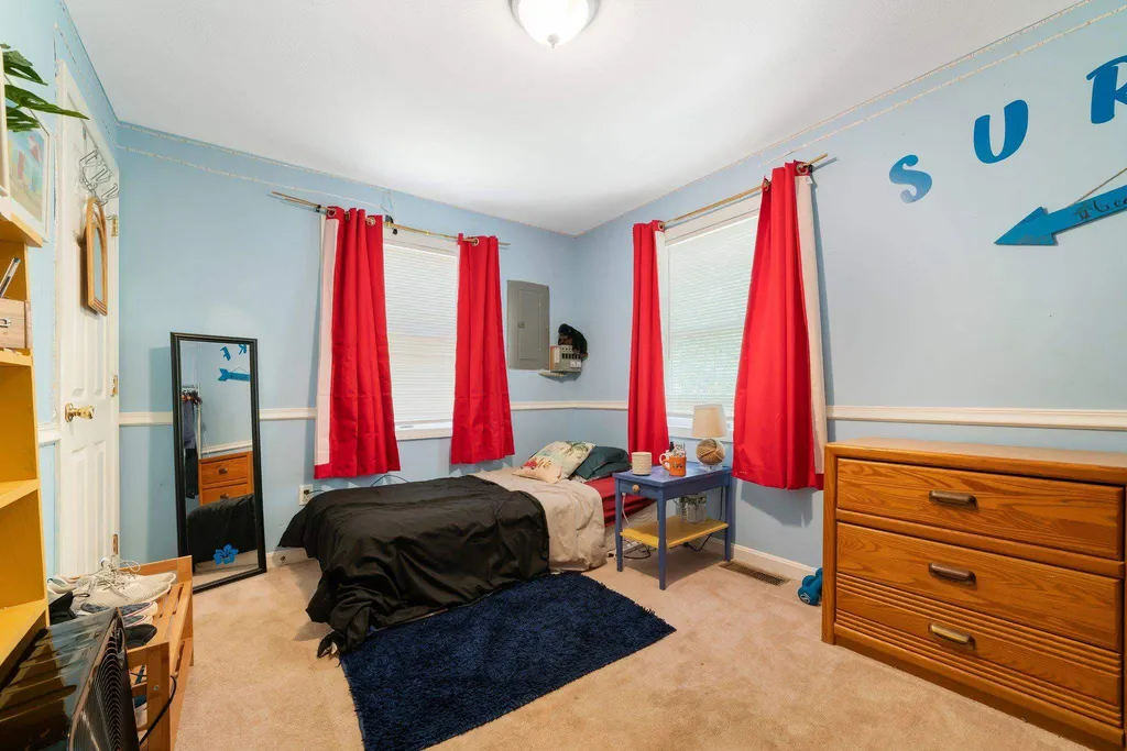 4 Stratton Lane Raymond NH 03077