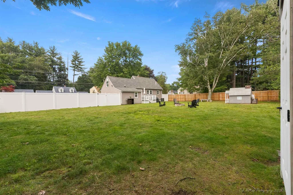 17 Walton Road Plaistow NH 03865