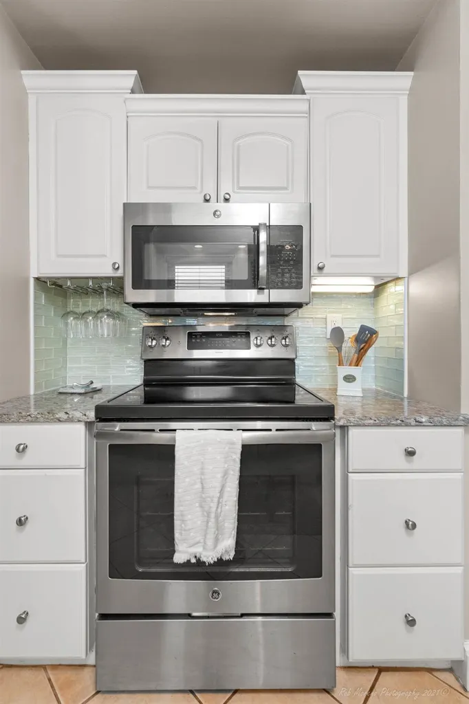 17 Walton Road Plaistow NH 03865