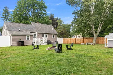 17 Walton Road Plaistow NH 03865