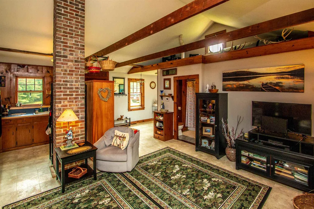 22 Twin Mountain Road Whitefield NH 03598