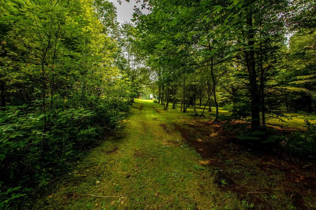 22 Twin Mountain Road Whitefield NH 03598