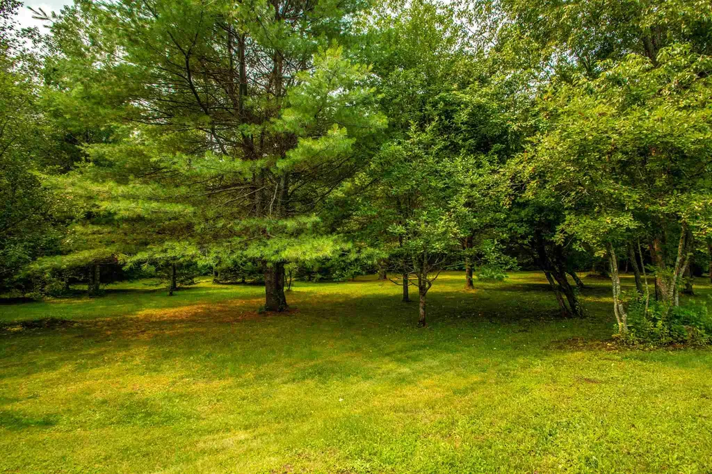 22 Twin Mountain Road Whitefield NH 03598