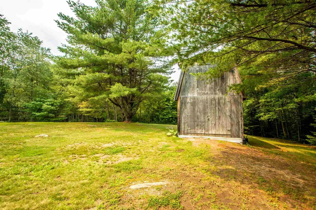 22 Twin Mountain Road Whitefield NH 03598