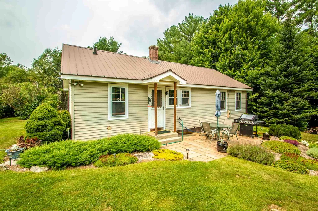 22 Twin Mountain Road Whitefield NH 03598