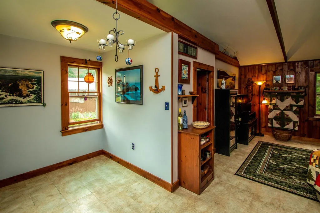 22 Twin Mountain Road Whitefield NH 03598