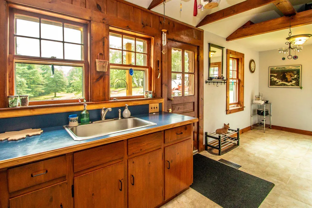 22 Twin Mountain Road Whitefield NH 03598