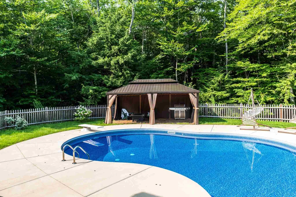 21 Beechwood Drive Strafford NH 03884