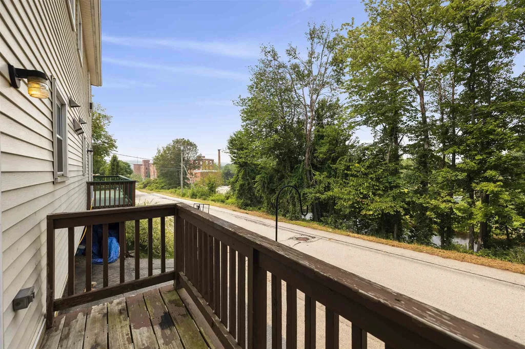 21 Webster Street Allenstown NH 03275