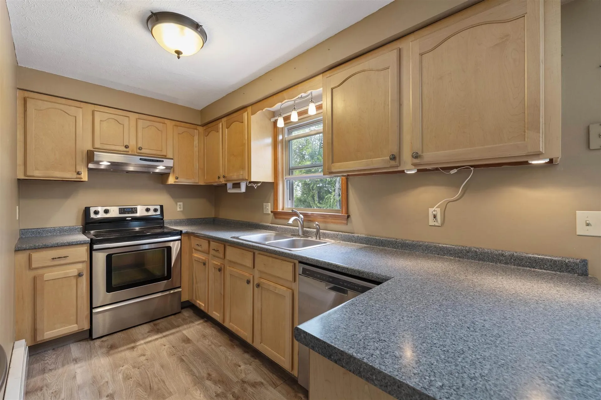 21 Webster Street Allenstown NH 03275