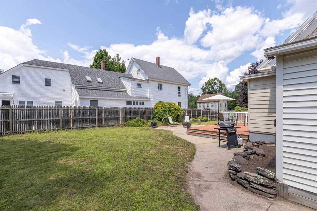 21 School Street Allenstown NH 03275