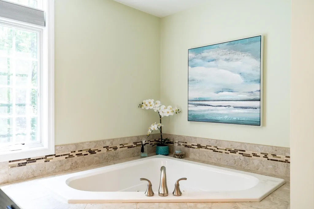 74 Northland Road Windham NH 03087