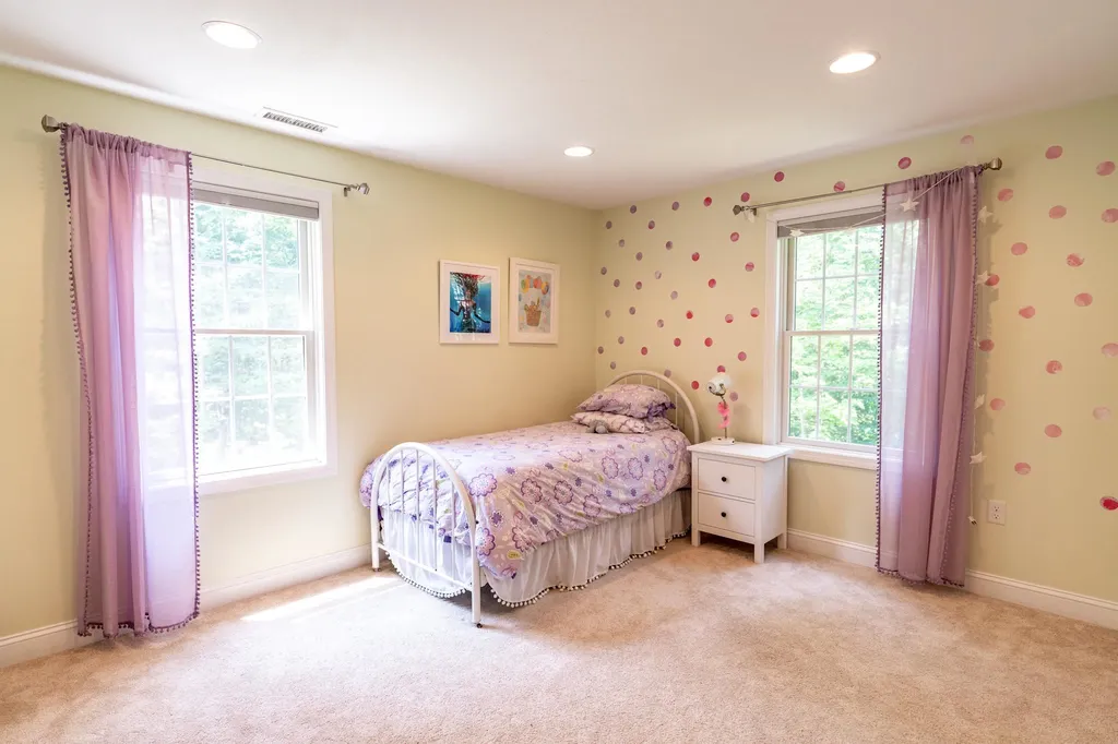 74 Northland Road Windham NH 03087