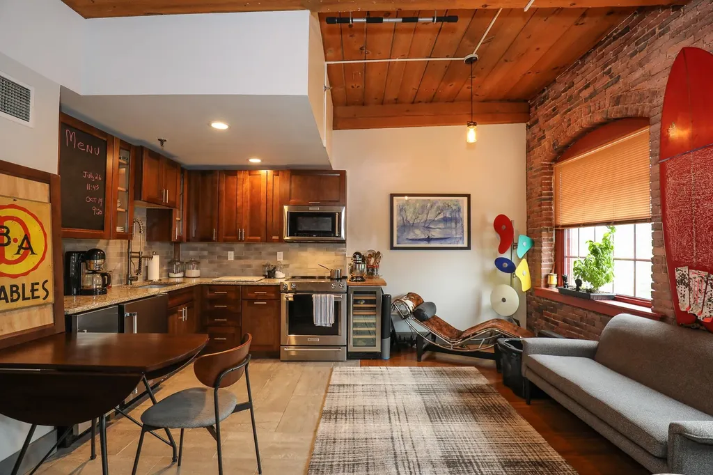 335 Cypress Street Manchester NH 03103