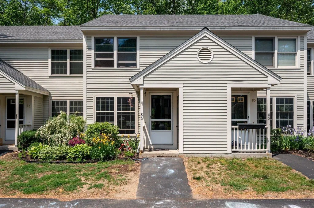 86 Woodland Green Rochester NH 03868