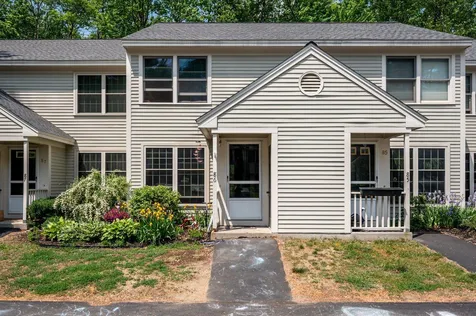 86 Woodland Green Rochester NH 03868