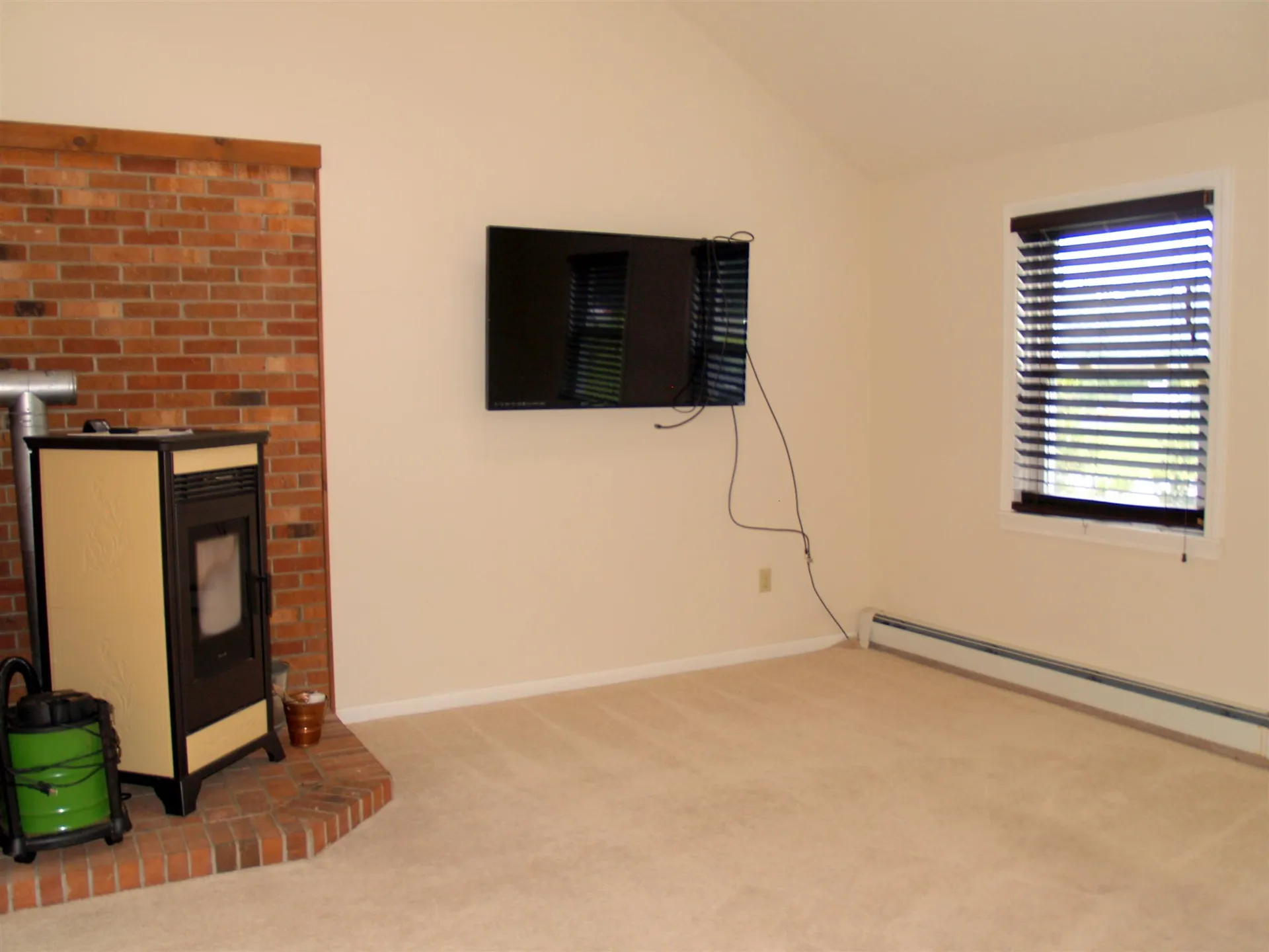 5l Bonnie Lane Derry NH 03038