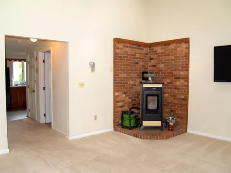 5l Bonnie Lane Derry NH 03038