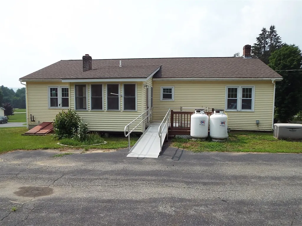 17 Hillside Lane Haverhill NH 03785