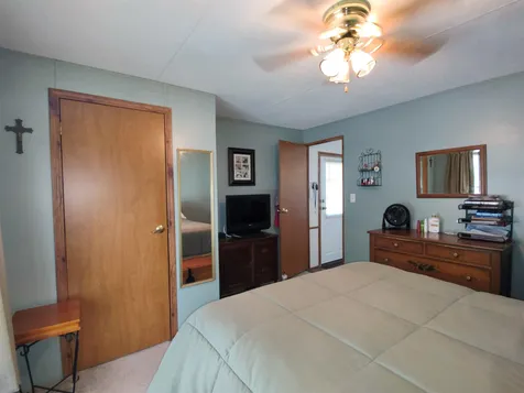 21 Colonial Village Somersworth NH 03878